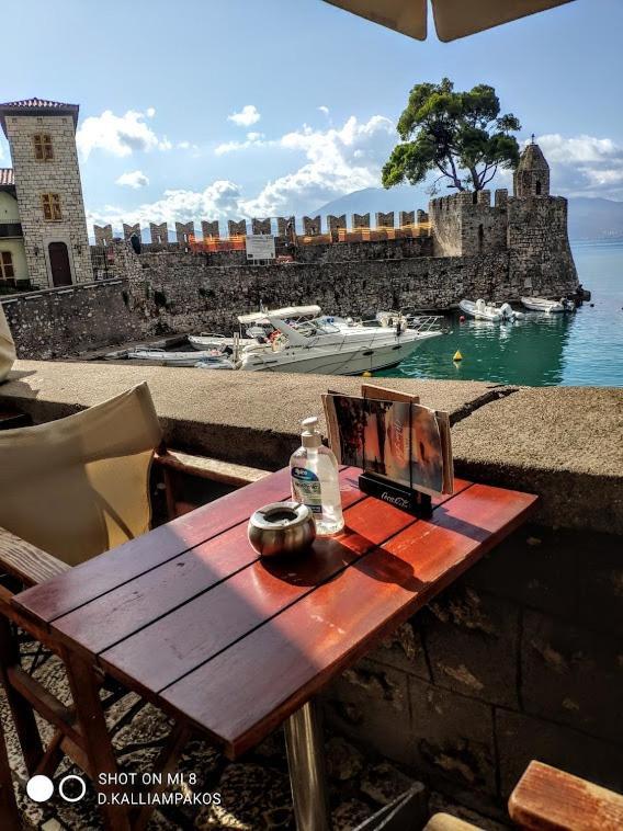 Nafpaktos Studio In Port Ιι エクステリア 写真