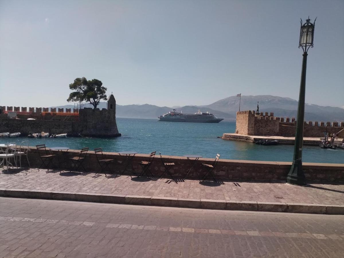 Nafpaktos Studio In Port Ιι エクステリア 写真